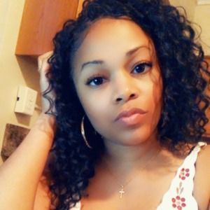 Meet your Posher, Lorina